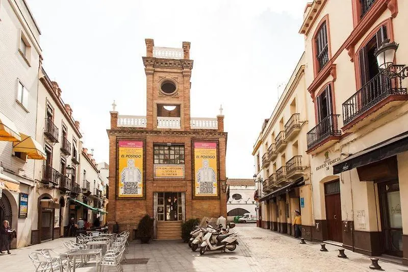 Cathedral House Sevilla 2*,  España